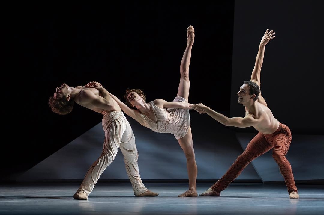 Daphnis & Chloé" chor. J-Ch. Maillot ©AB