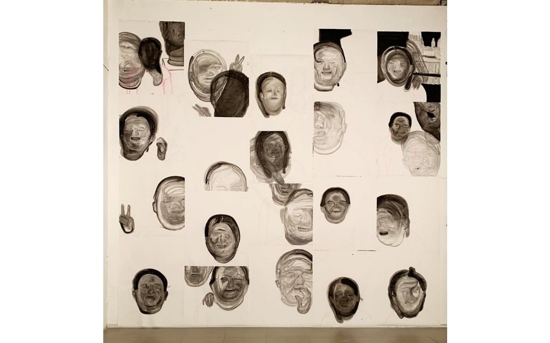 Выставку недавней выпускницы Академии художеств Анны Афониной «Сделай нормальное лицо» Сергей Лимонов купил целиком