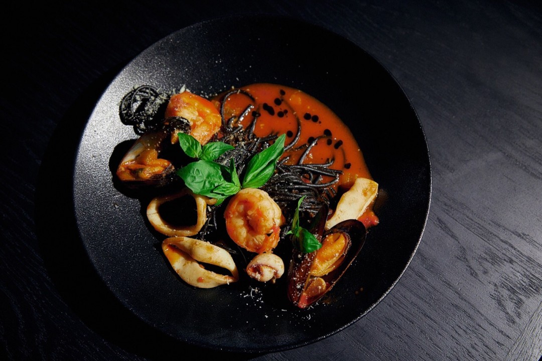 Спагетти Nero c морепродуктами