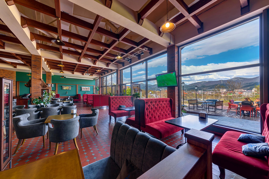 РЕСТОРАН-ПИВОВАРНЯ "НАТЮРЛИХ"