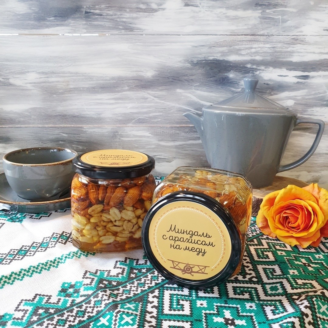 РЕСТОРАН ВИНОТЕРРИЯ "Миндаль с арахисом на меду" из зимней серии натуральных сладостей