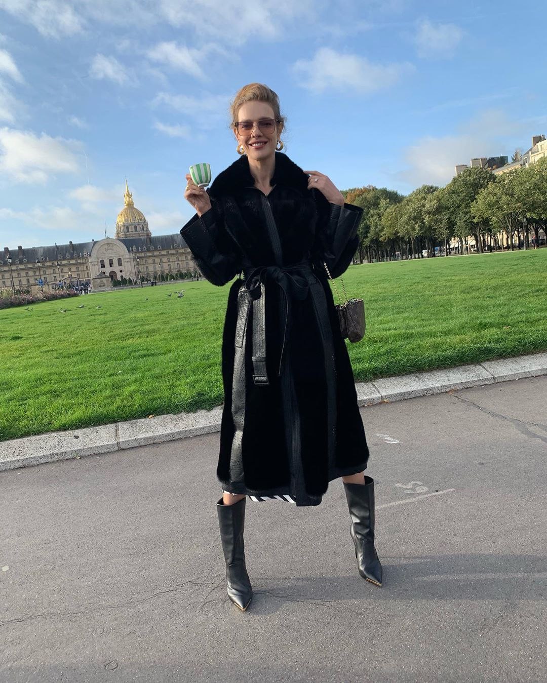 Наталья Водянова в шубе Stella McCartney на Неделе моды в Париже @natasupernova