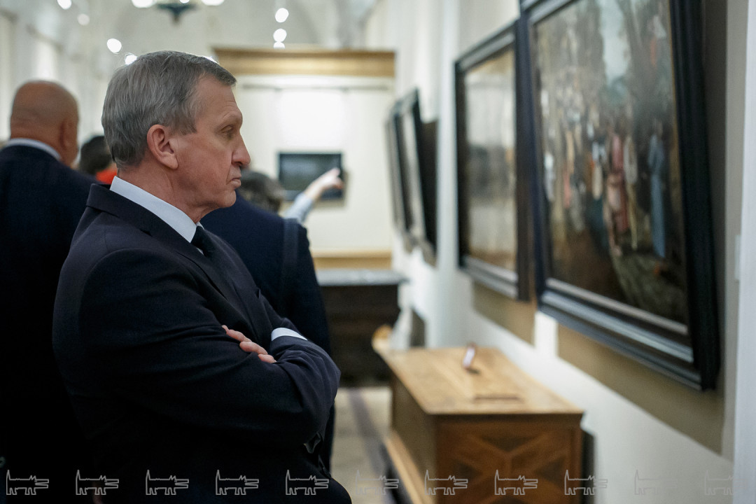 Михаил Густов