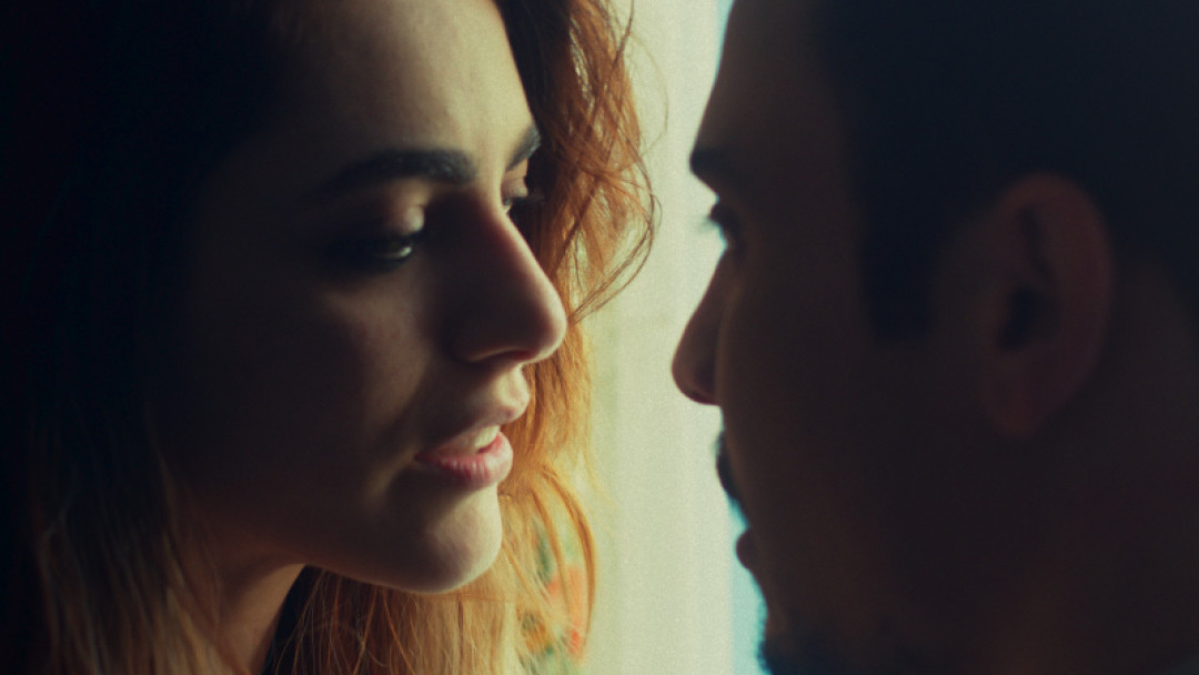 Кадр из фильма «Любовь под домашним арестом»