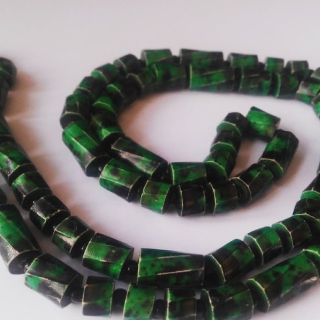 Бусы под малахит