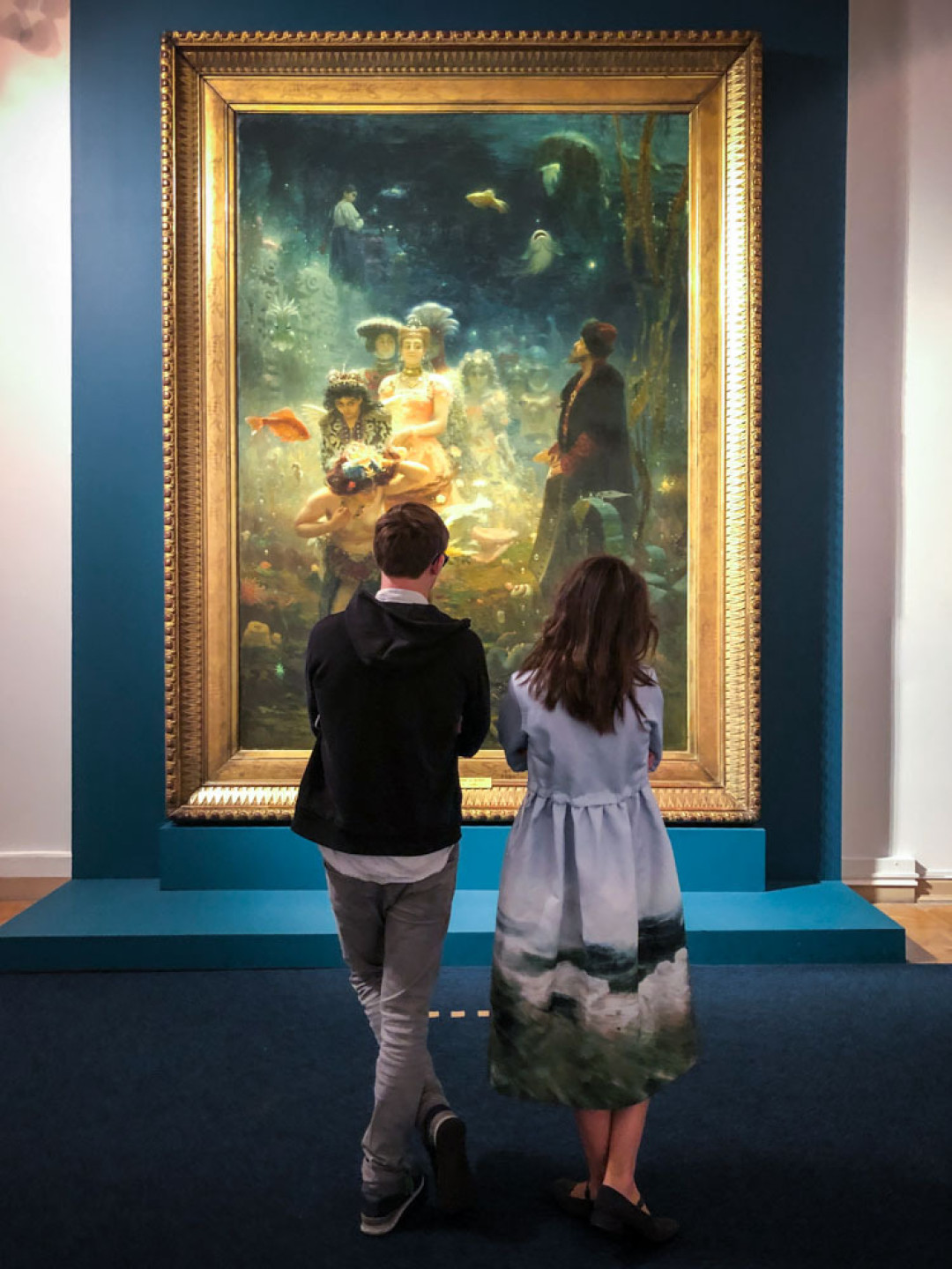 Платье с кулиской голубого цвета с принтом «Какой простор», 8 400 рублей