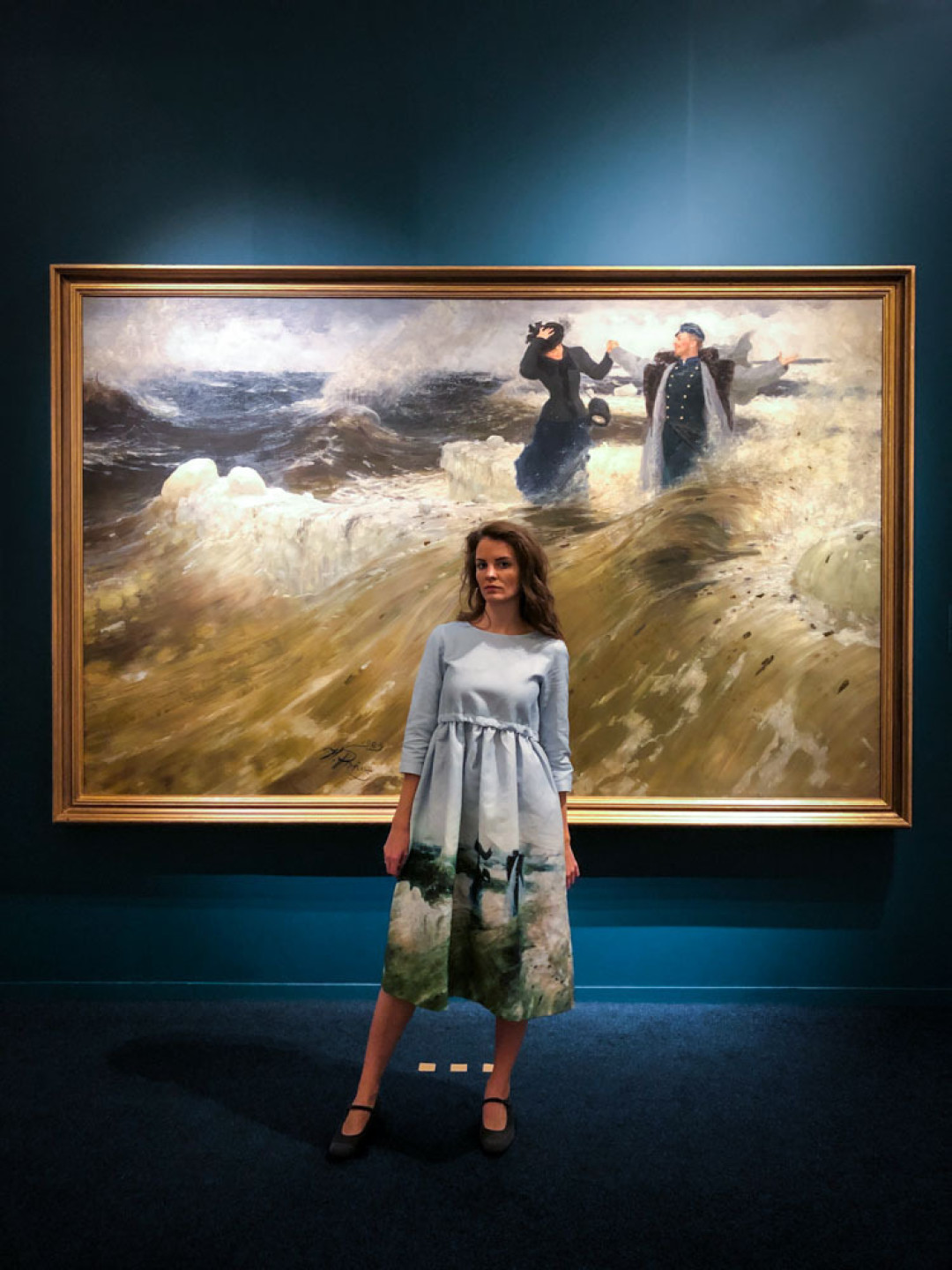 Платье с кулиской голубого цвета с принтом «Какой простор», 8 400 рублей