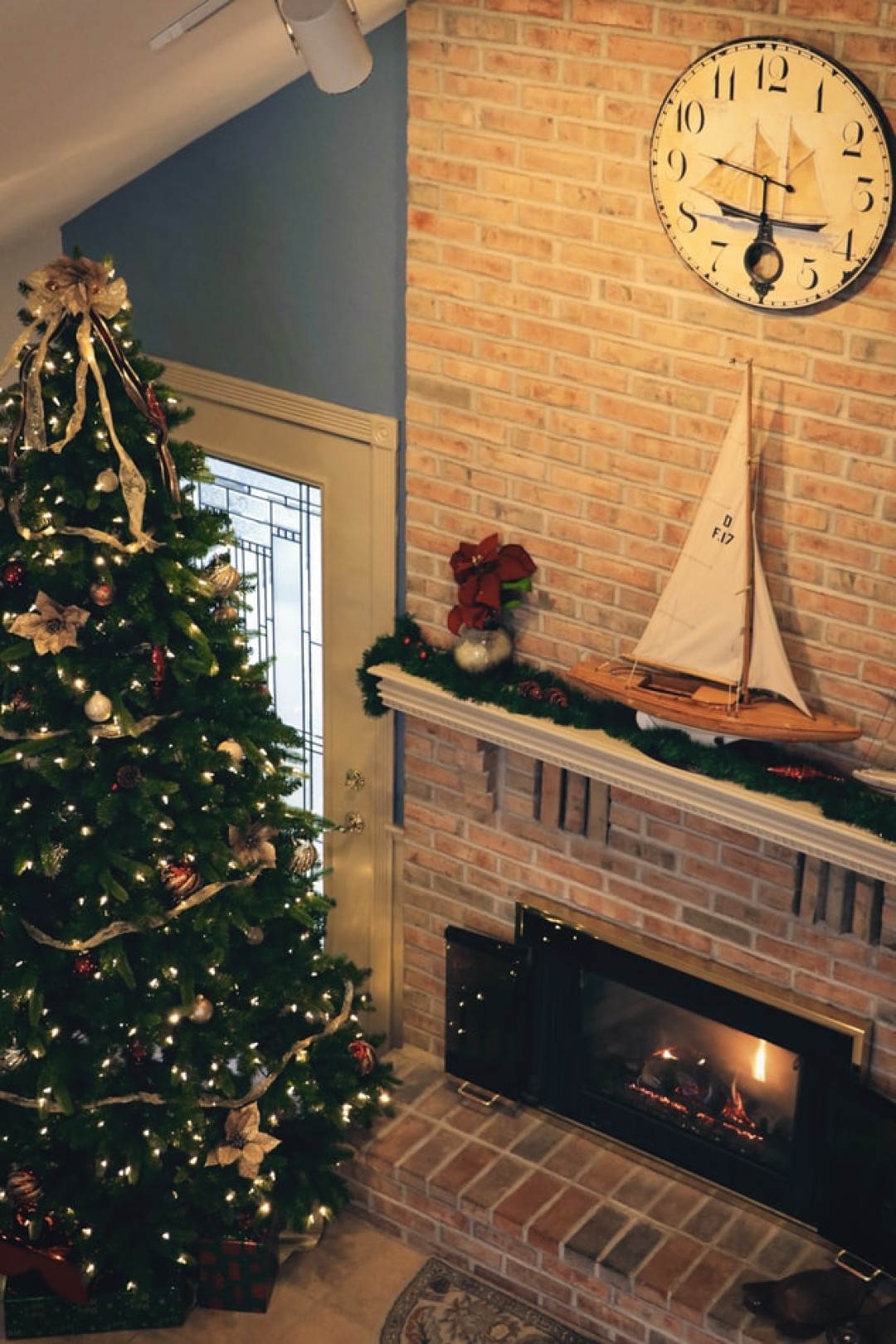 Как украсить квартиру или дом к Новому году: 19 простых идей
