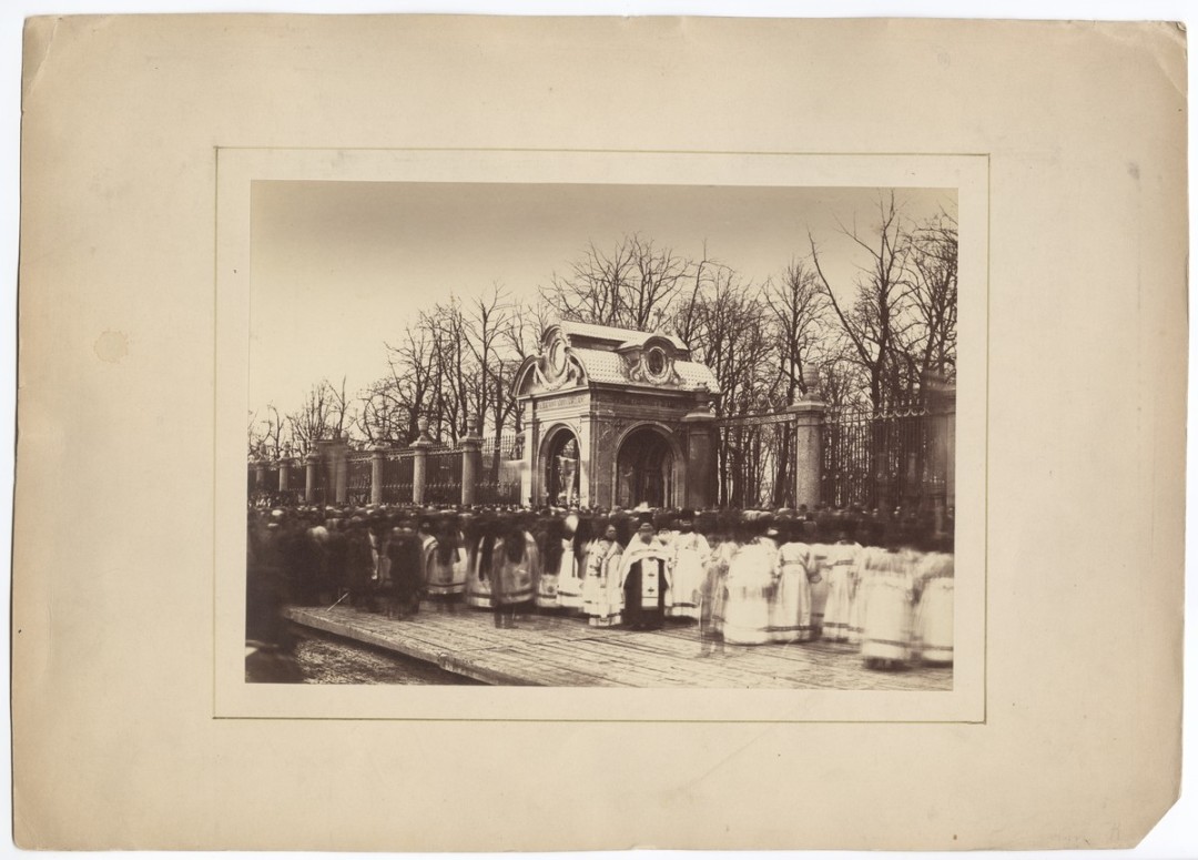 Джованни Бианки (1812–1893). Богослужение в часовне у Летнего сада. Вид со стороны набережной реки Невы. 1880-е годы.