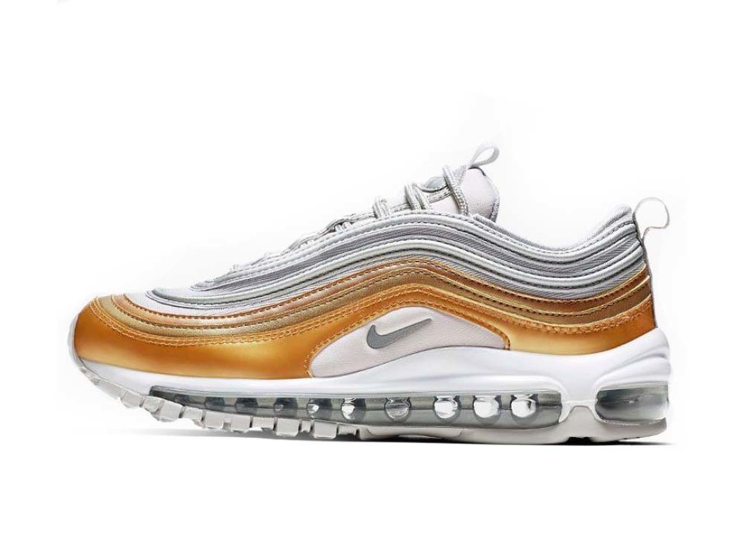 Nike: прежняя цена 13490 руб. — новая цена 6334 руб.