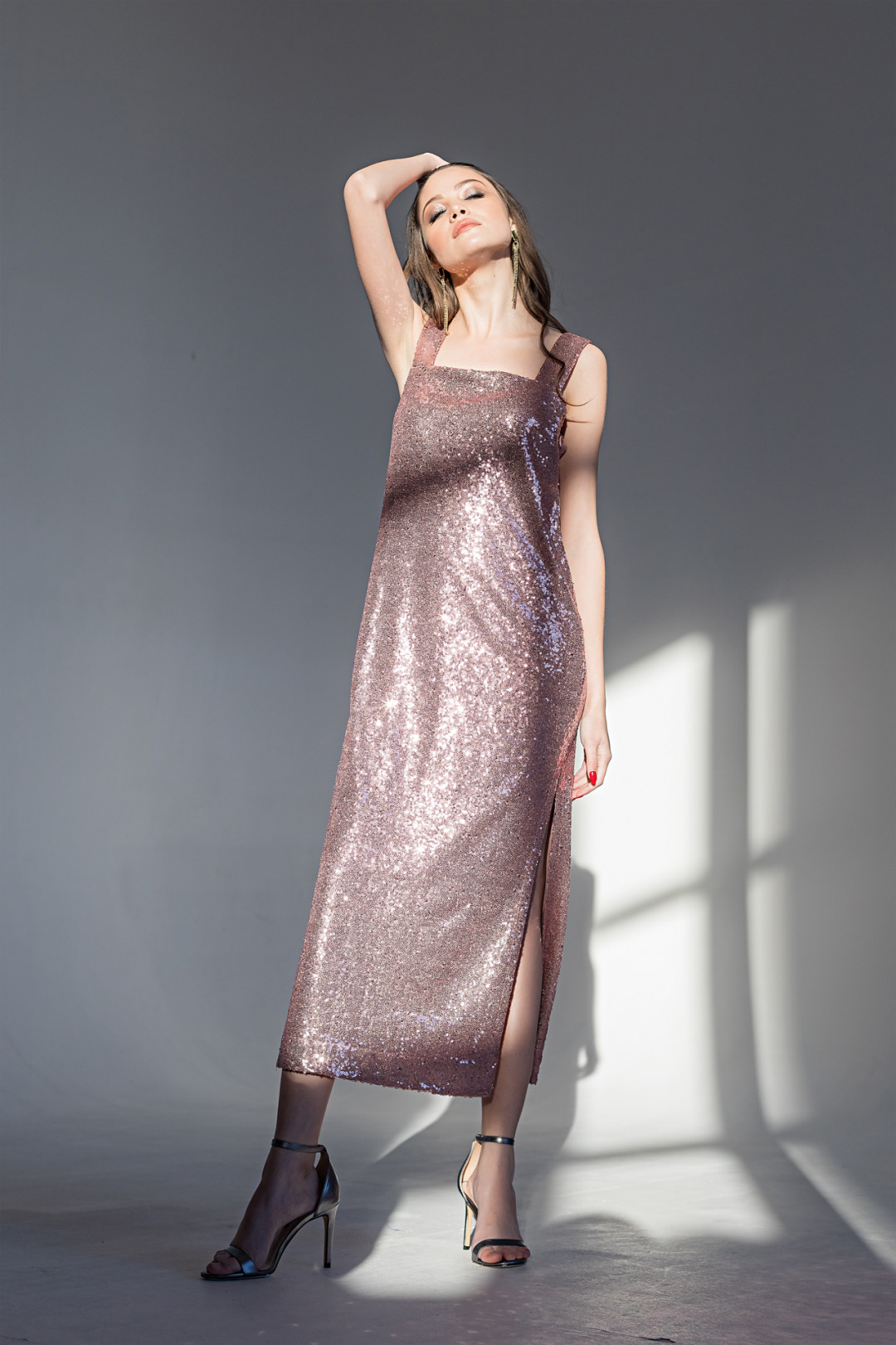 Платье, 10 999 руб.