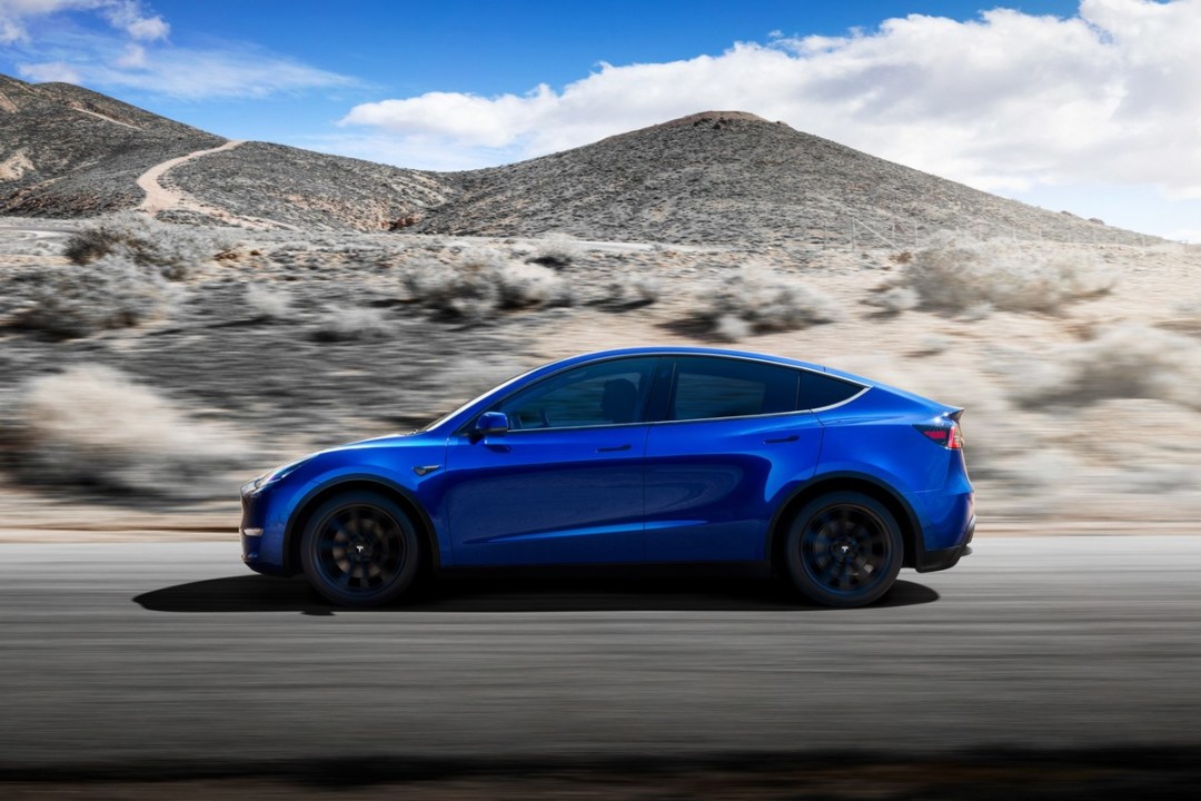 Кроссовер TESLA MODEL Y SUV. 4 200 000 рублей