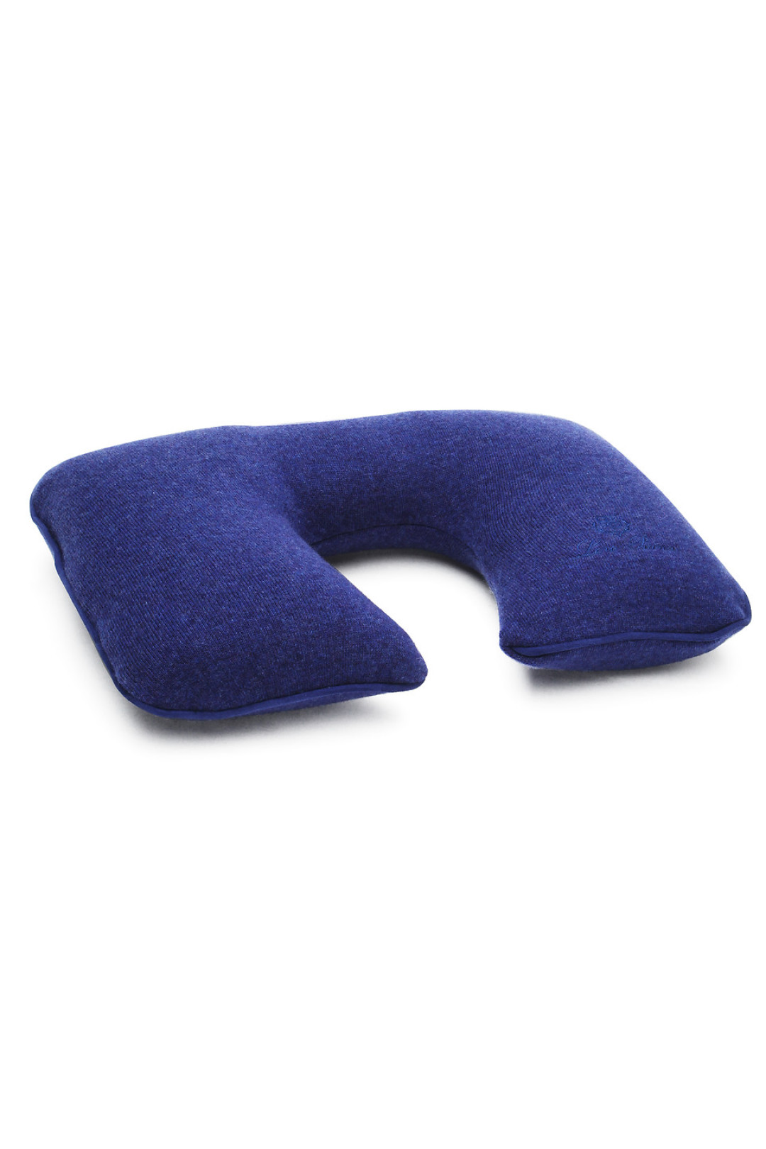 Дорожная подушка Loro Piana, 60 500 руб.