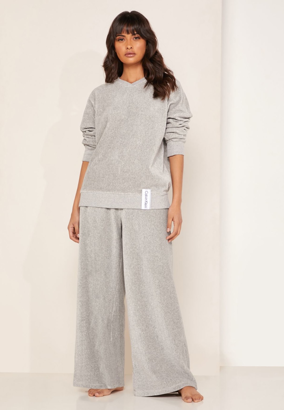 Домашний свитшот, 7 000 ₽. Брюки, 6 500 ₽