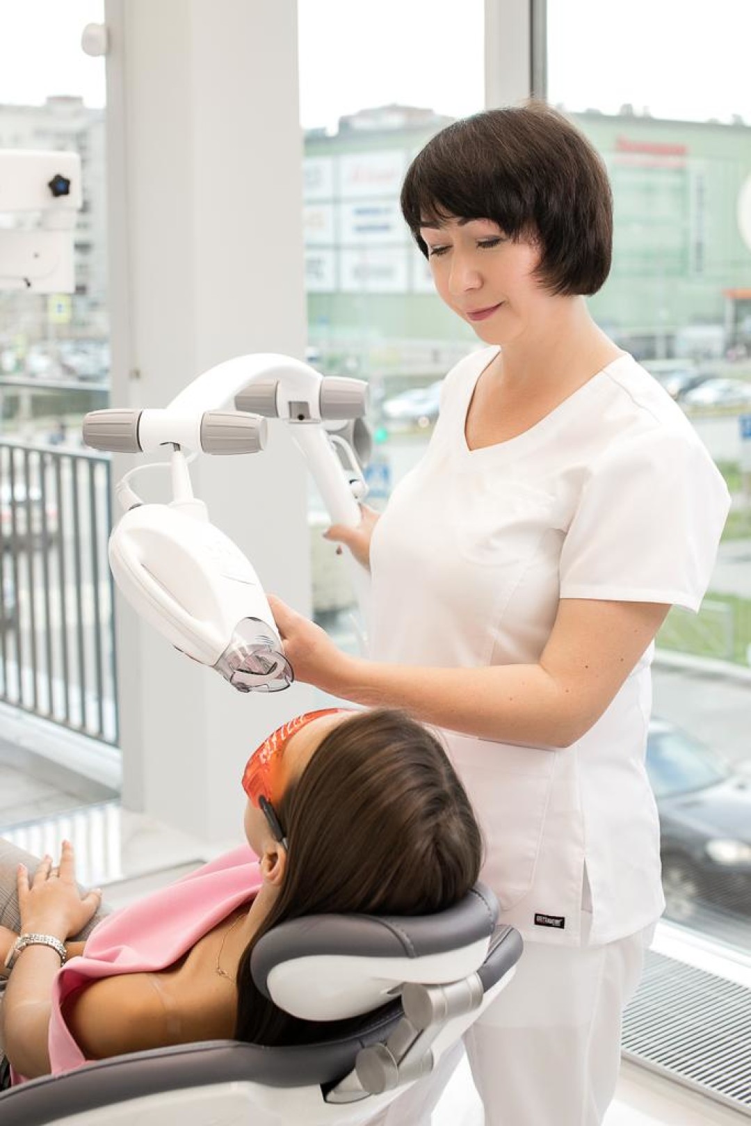 Профессиональное отбеливание зубов Zoom 4, 20 000 ₽