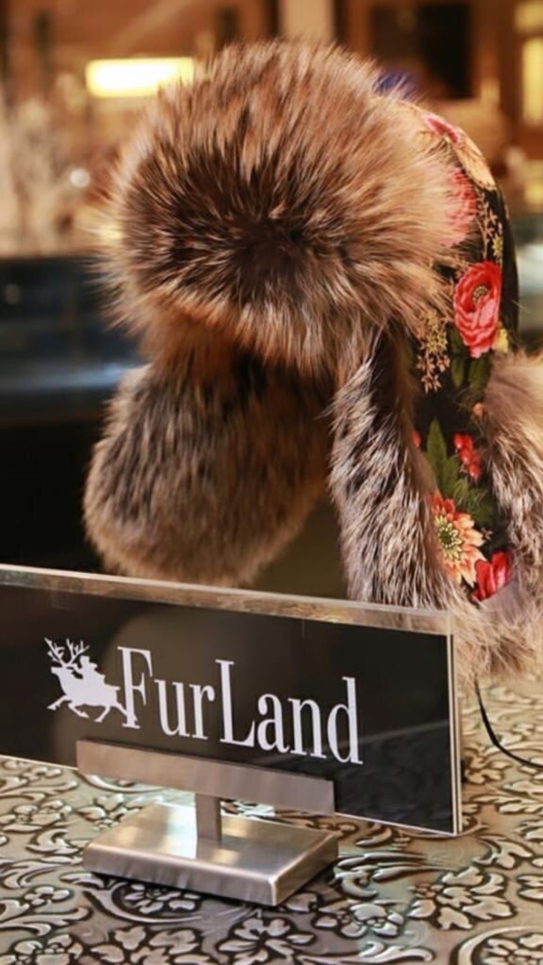 Ушанка из финской лисы FURLAND, цена со скидкой 31 500 ₽ (вместо 42 050 ₽)