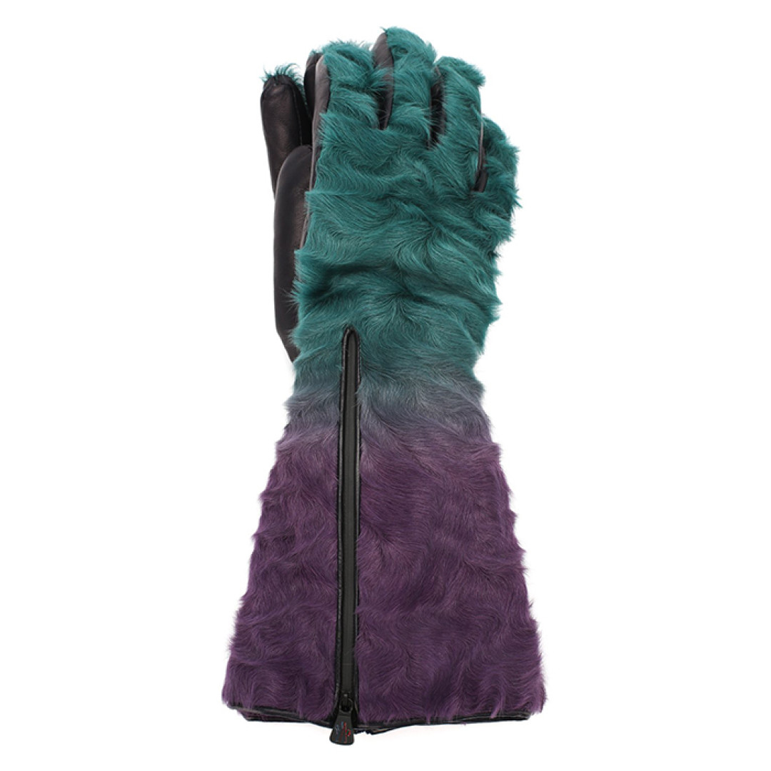 Перчатки Moncler, 106 500 рублей (ДЛТ)