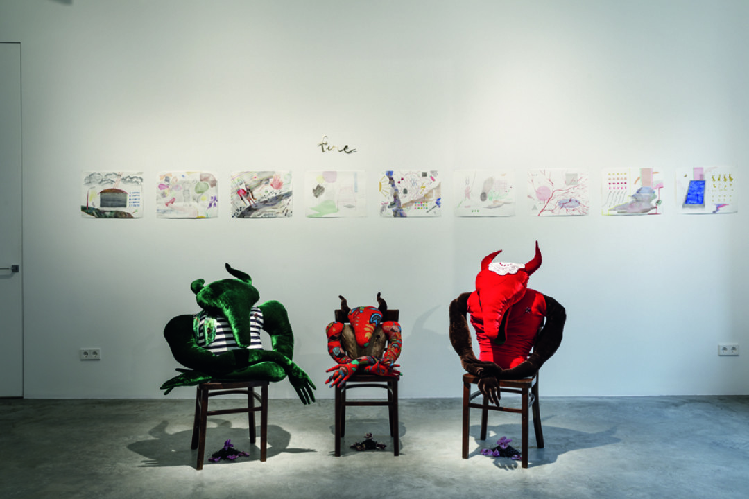 «Хищники» Лизы Бобковой на персональном проекте художницы «Буферная зона», который проходил осенью в MYTH Gallery