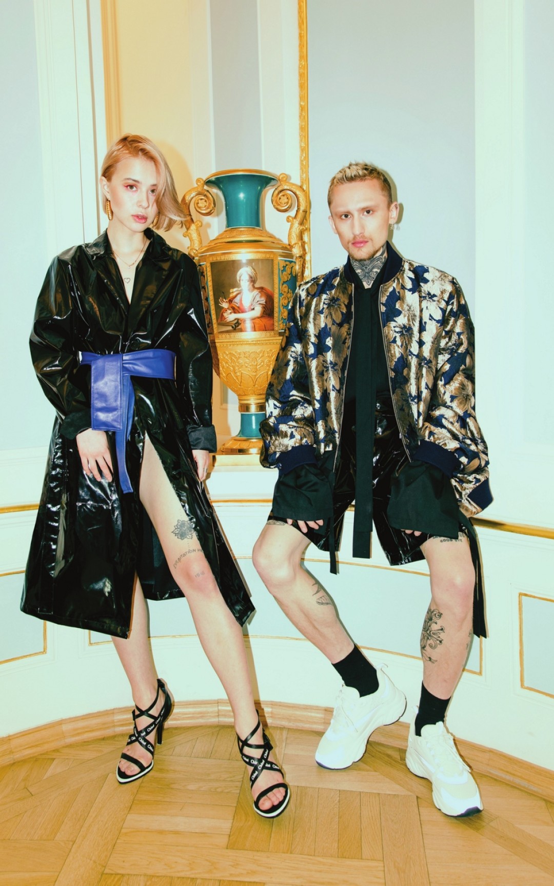 Полина Осипова @polinatammi — художник по вышивке и Дмитрий Попов @dmitrr — художник. На Полине: плащ и пояс Math Studios (все — Math Studios