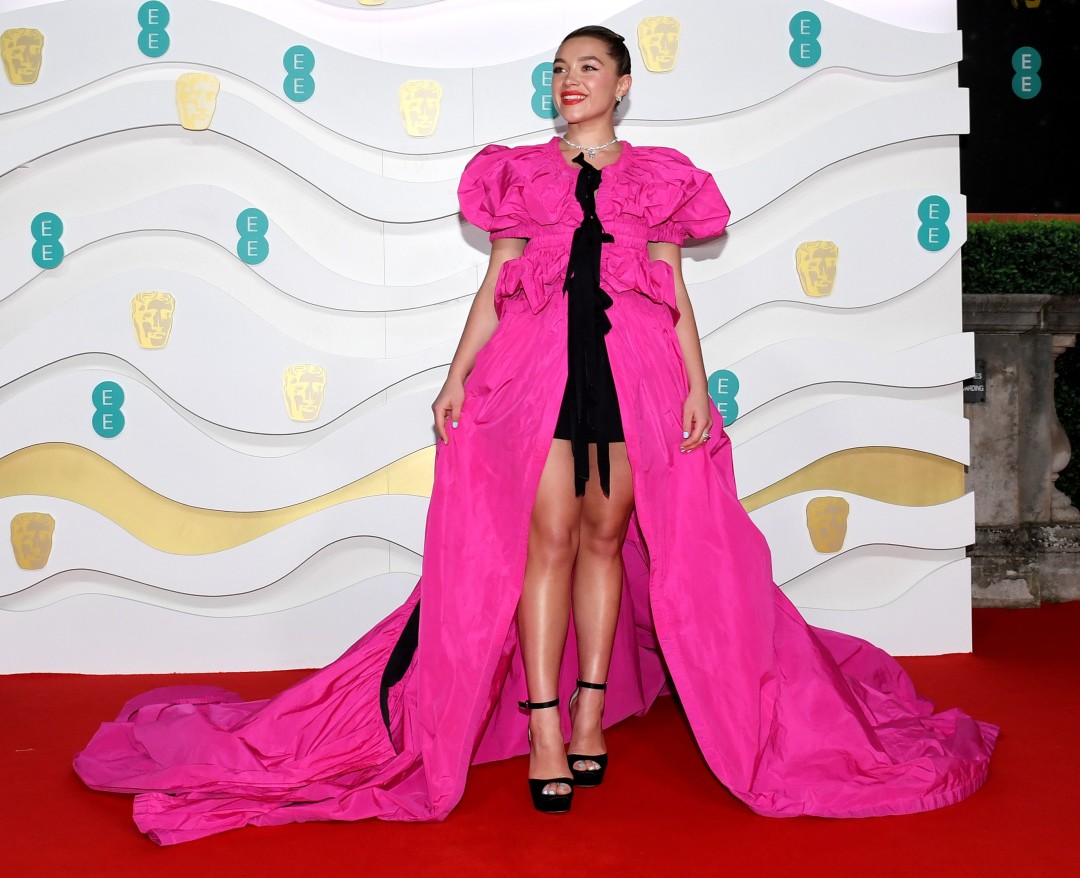 Флоренс Пью в Dries Van Noten