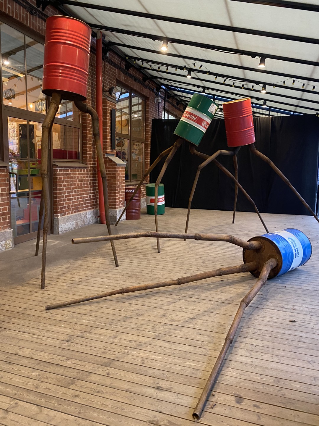 Скульптурная группа «Монстры», Артур Джаруллаев