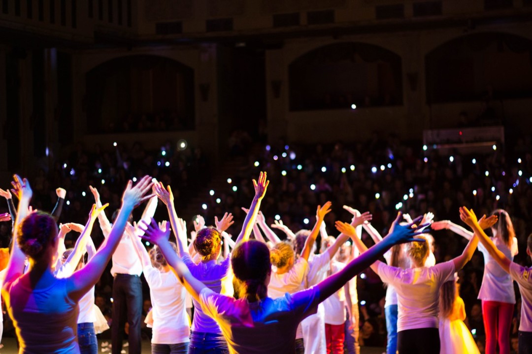 Все средства, собранные с продажи билетов, будут направлены на помощь детям с онкологическими заболеваниями, подопечным благотворительного фонда