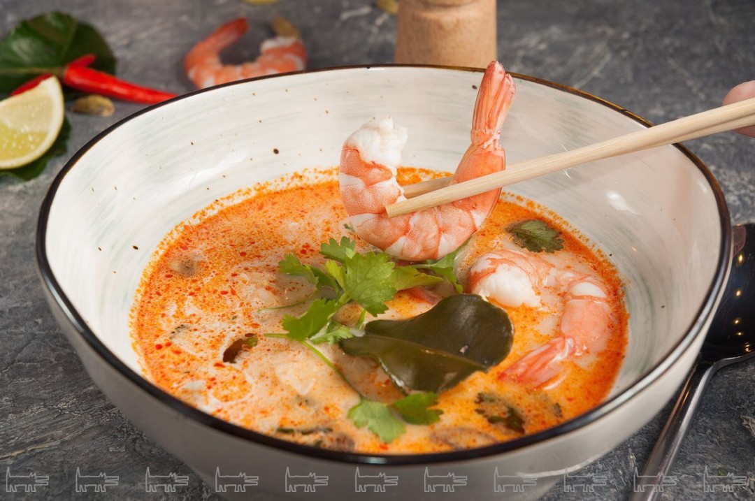 Том-ям с морепродуктами