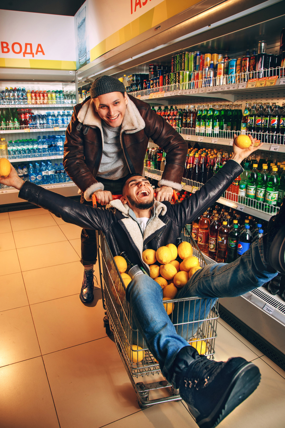 Андрей Keneli Гапонов, 24 года музыкант "Большая любовь заключается в доверии и в радости друг от друга. Примерно 50 килограммов любви — это все, что