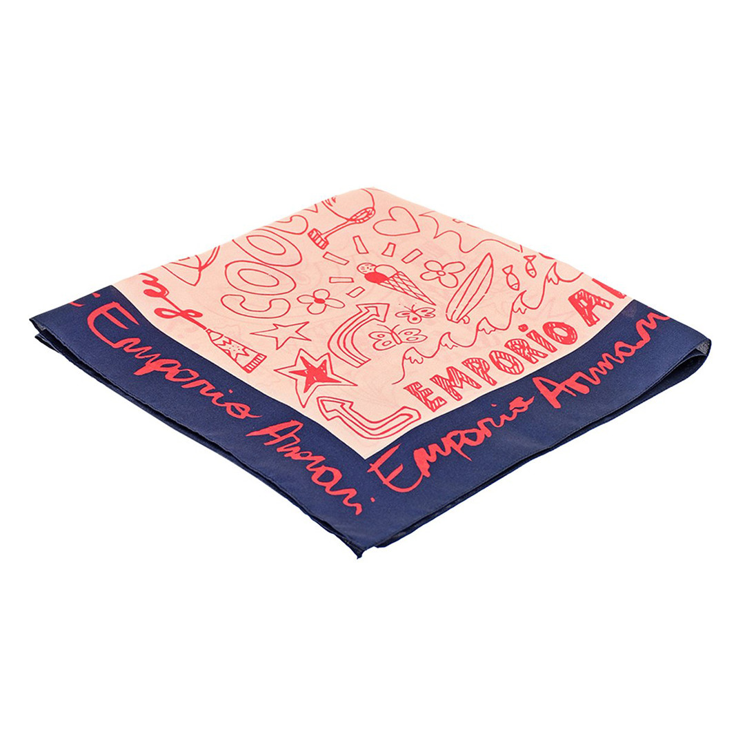 Платок Emporio Armani, 5 999 рублей («Кенгуру»)