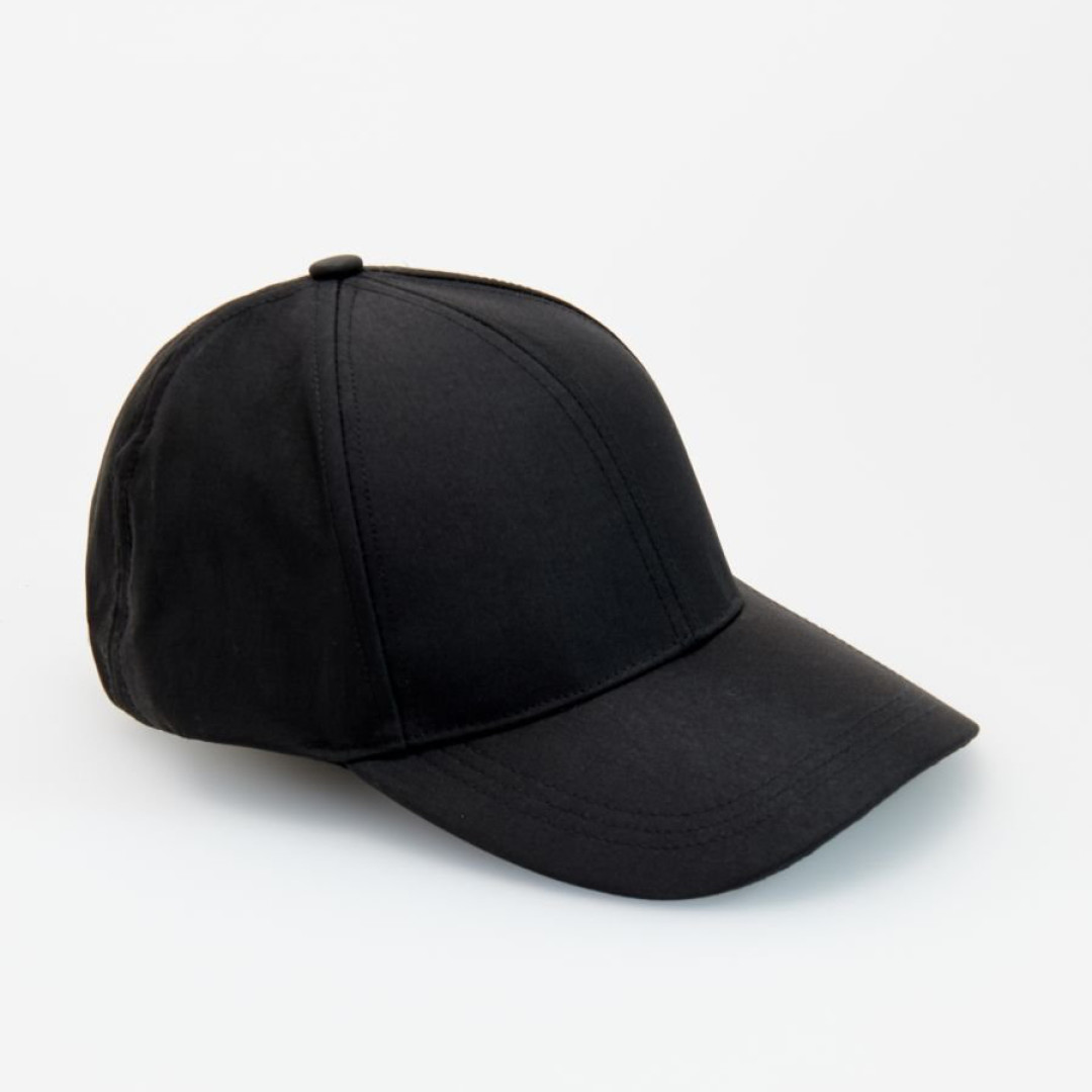 Бейсболка Reserved, 799 рублей (ТРЦ «Галерея»)