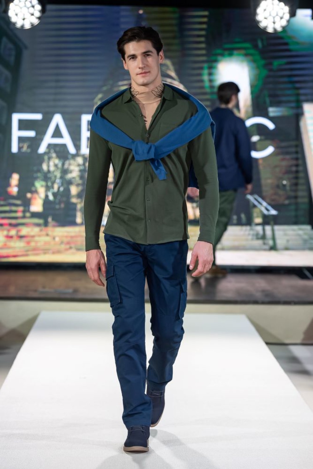Также на подиуме представили линию для мужчин – Faberlic Men.