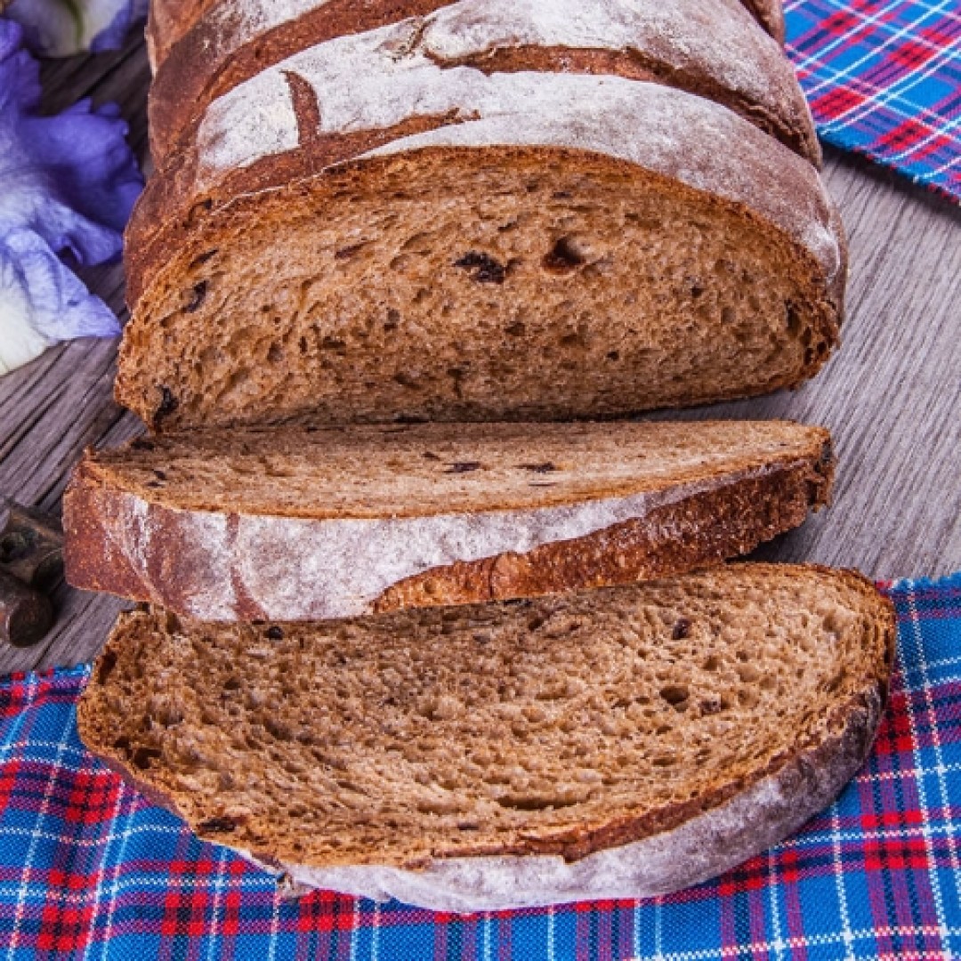 Хлеб с пшеничным солодом. Шотландский хлеб Хлебодар. Хлеб шотландский реж хлеб. Хлеб с черносливом. Солод для хлеба.