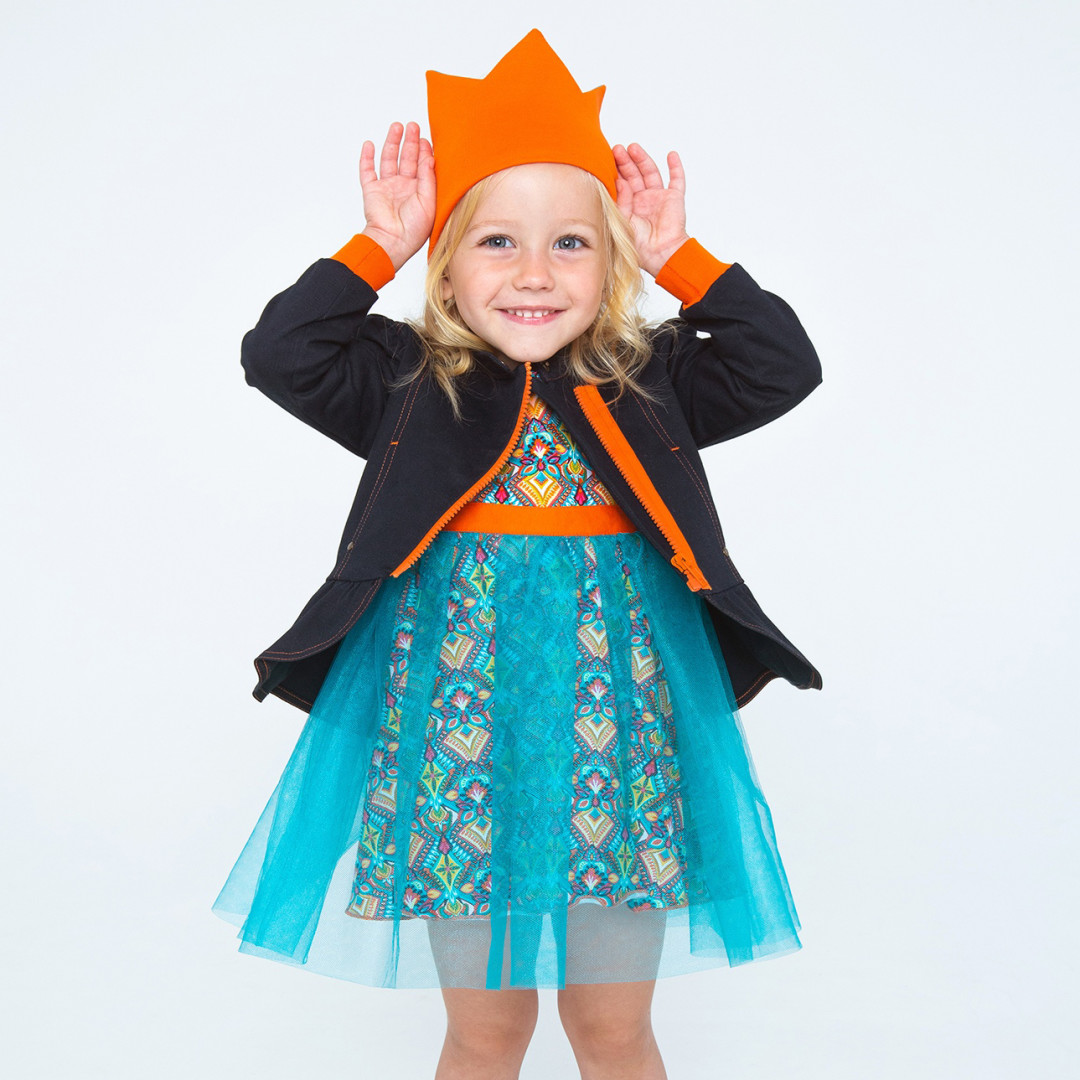 Платье с длинным втачным рукавом с резиночкой по низу, 1 999 рублей