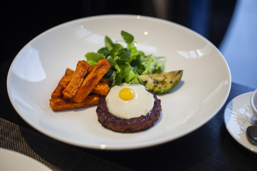 А так – веганский бифштекс в ресторане «Блок».