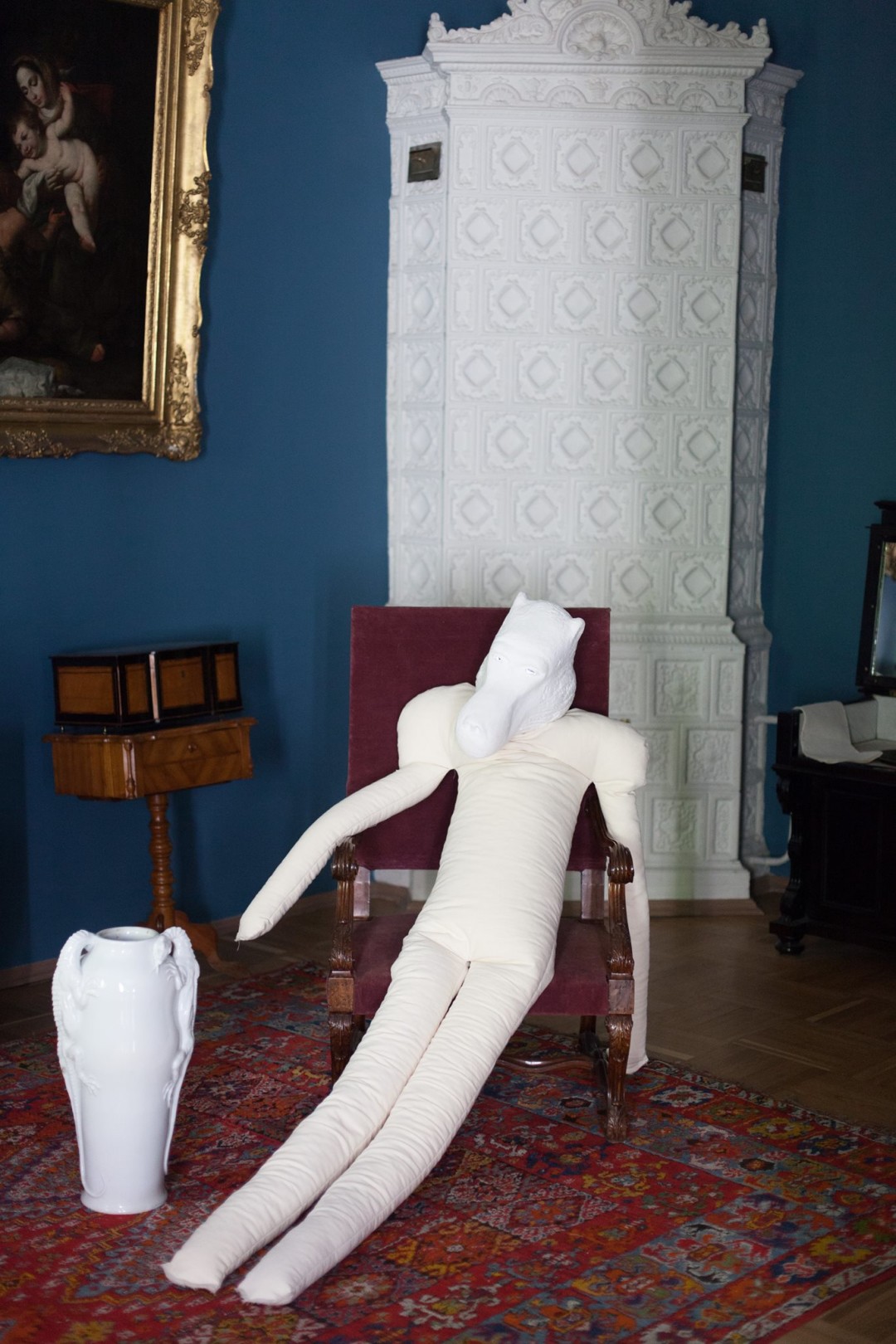 Фрагмент инсталляции «Сказки Дасии». Дом-музей Ф.И. Шаляпина, Санкт-Петербург. Никита Селезнев, Екатерина Соколовская.