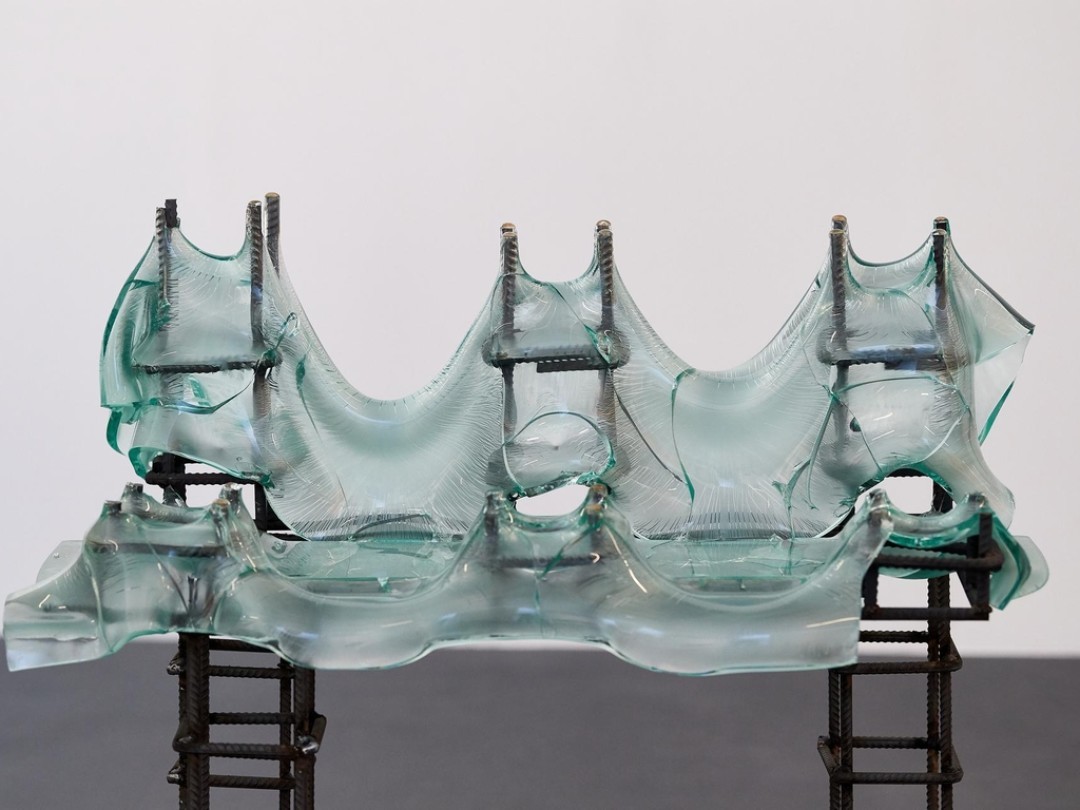 Выставка молодых художников в пространстве Warehouse 421