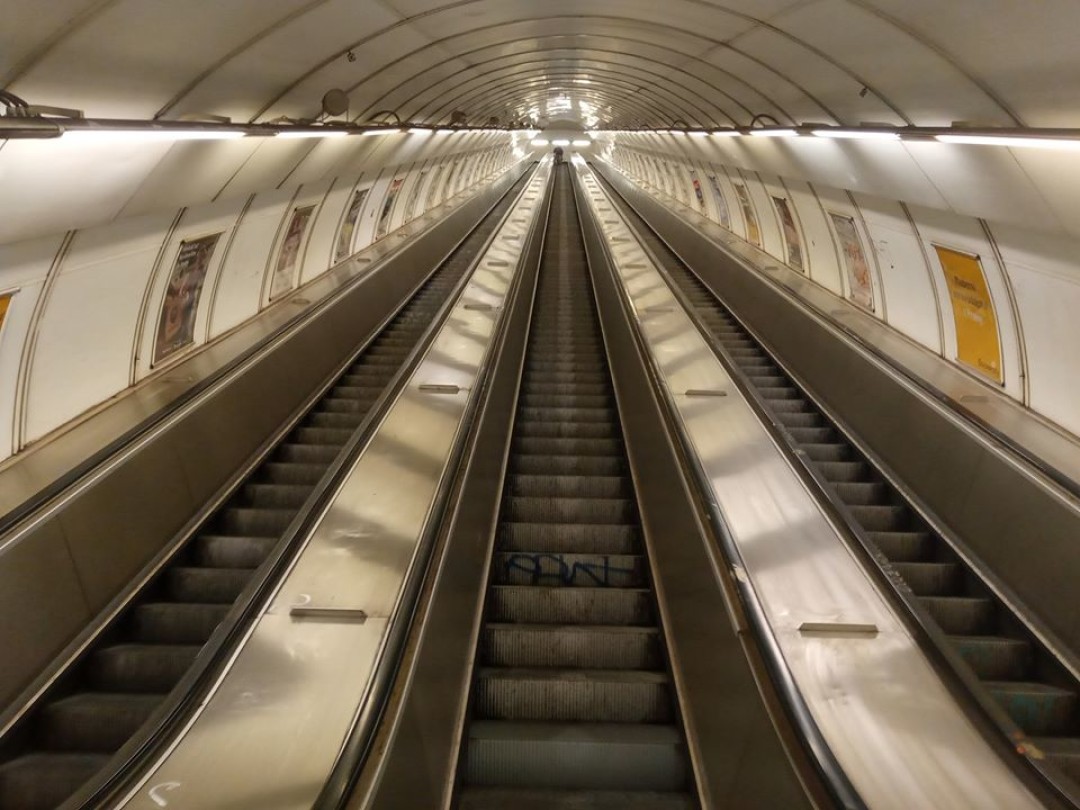 Пражское метро за день до введения карантина. Фото: Антон Литвин