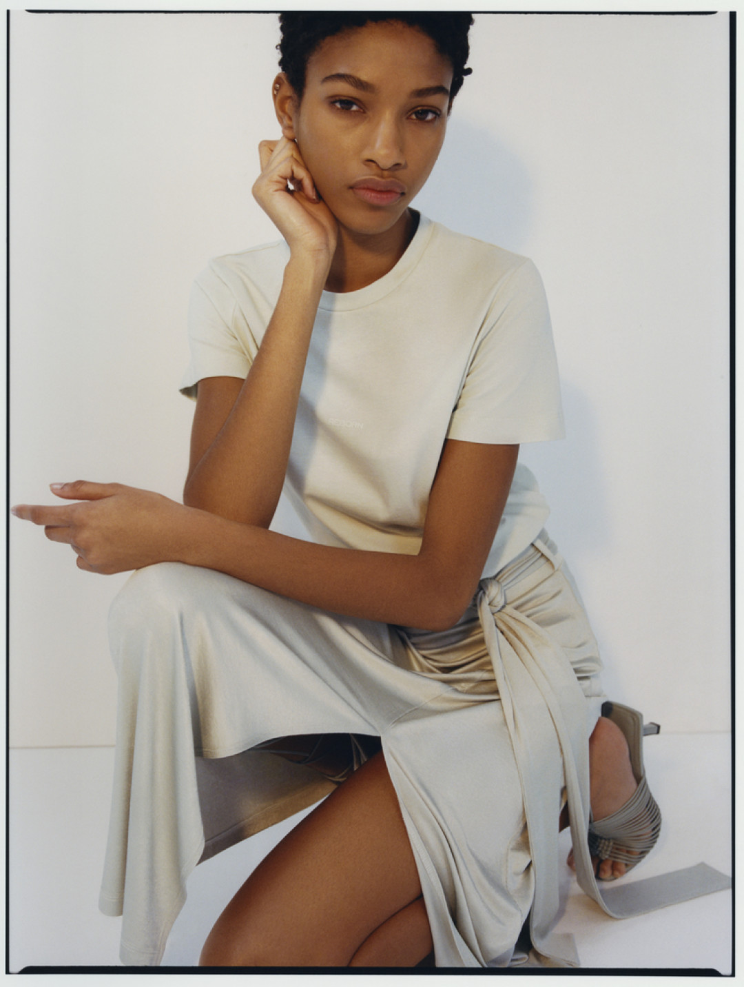 Футболка, 699 руб. Юбка, 2499 руб.