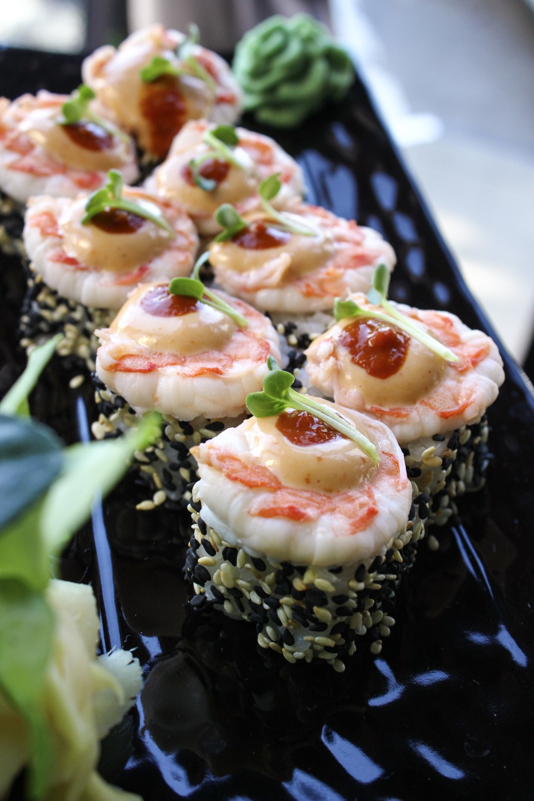 LOUNGE CAFE Сезам Ролл