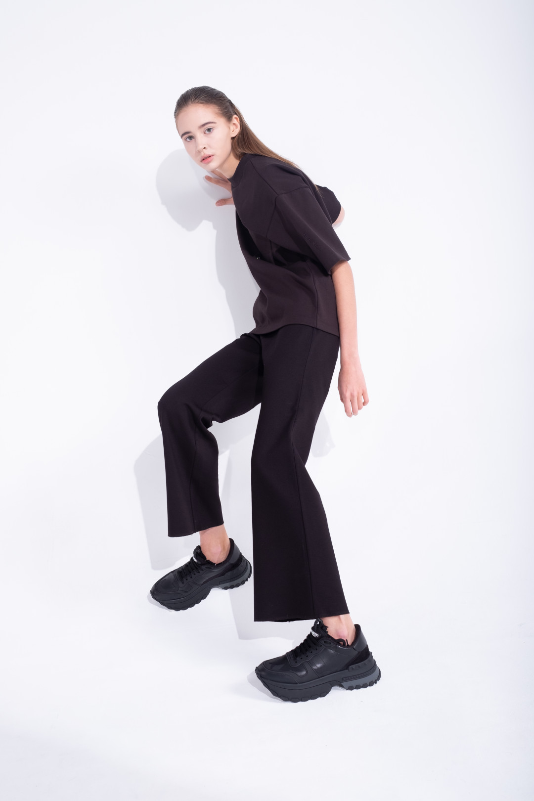 Брюки Novaya, 5 800 рублей (novayawear.com)