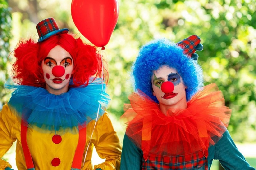 Спойлер: В кадрах со съемок обнаружен новый таинственный новый персонаж. Зовут его Феликс (Стефан Янку). У Вилланель появился напарник?