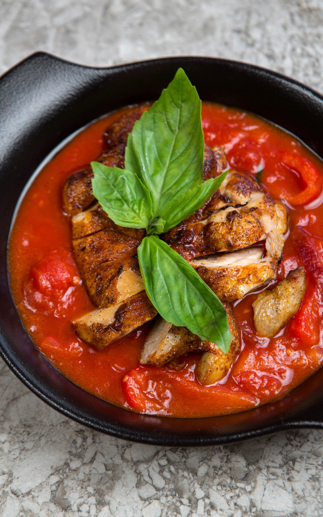 Italy, Куриное бедро «Арабьята»