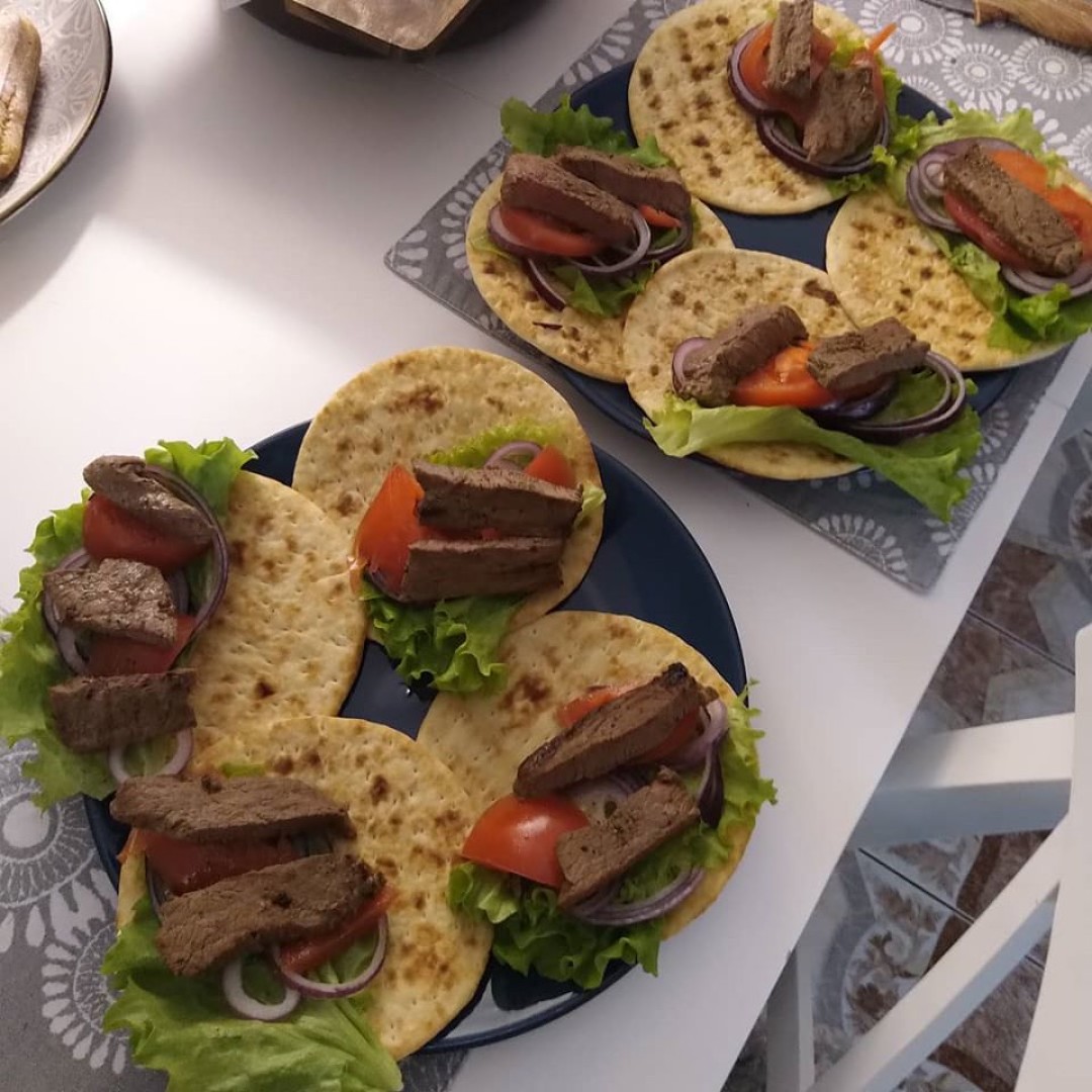 Из-за режима самоизоляции Анастасия съехалась с новым бойфрендом и открывает его кулинарные способности