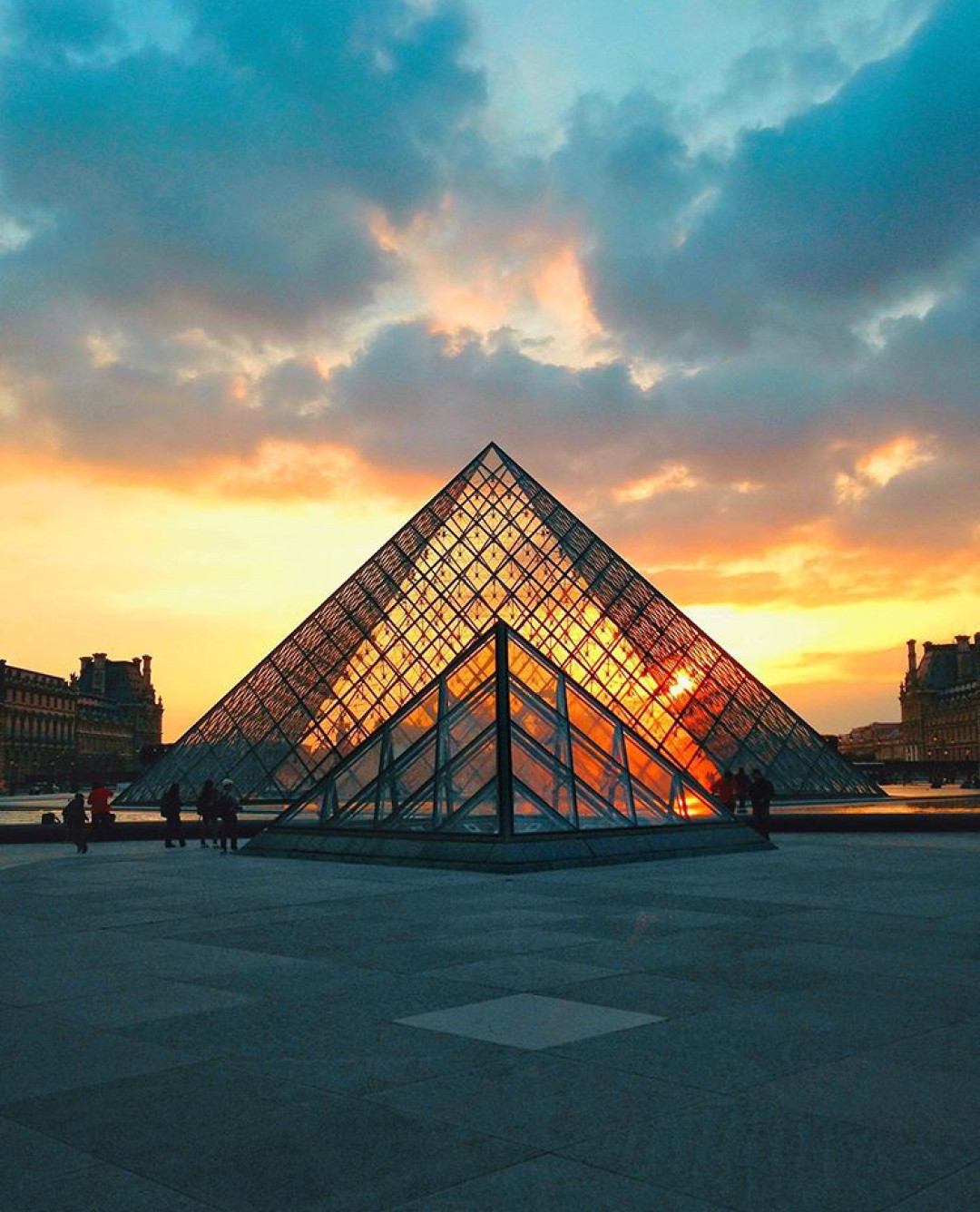 Лувр Фото: @mike_paris