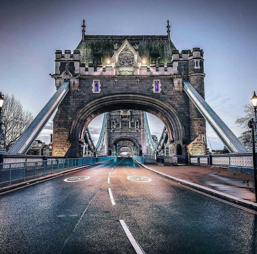 Тауэрский мост Фото: @earthvoyages_