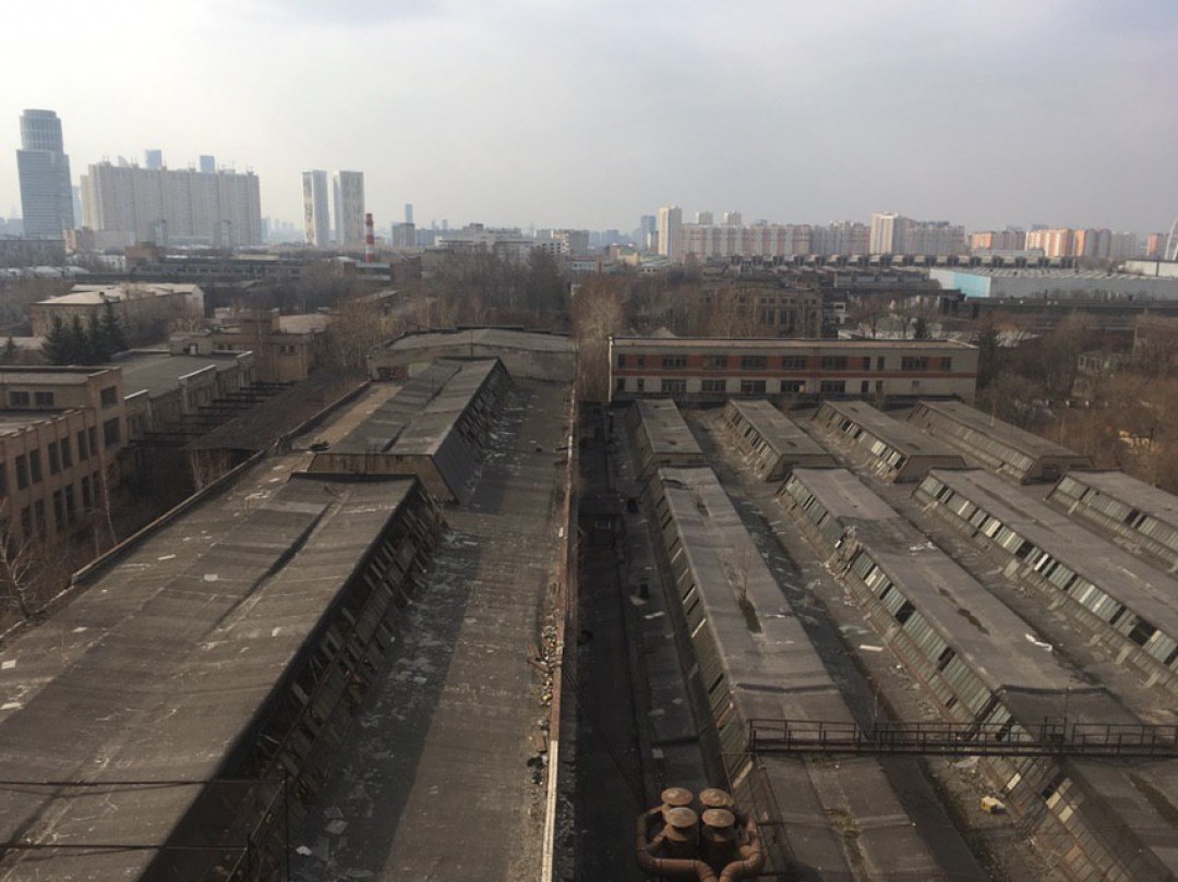 Дмитрий устроил первое свидание в своей новой съемной квартире с пост-апокалиптическим видом из окна