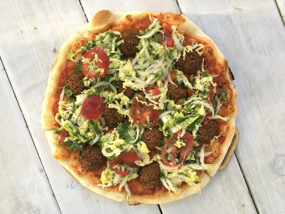 Пицца с фалафелем "Караван"