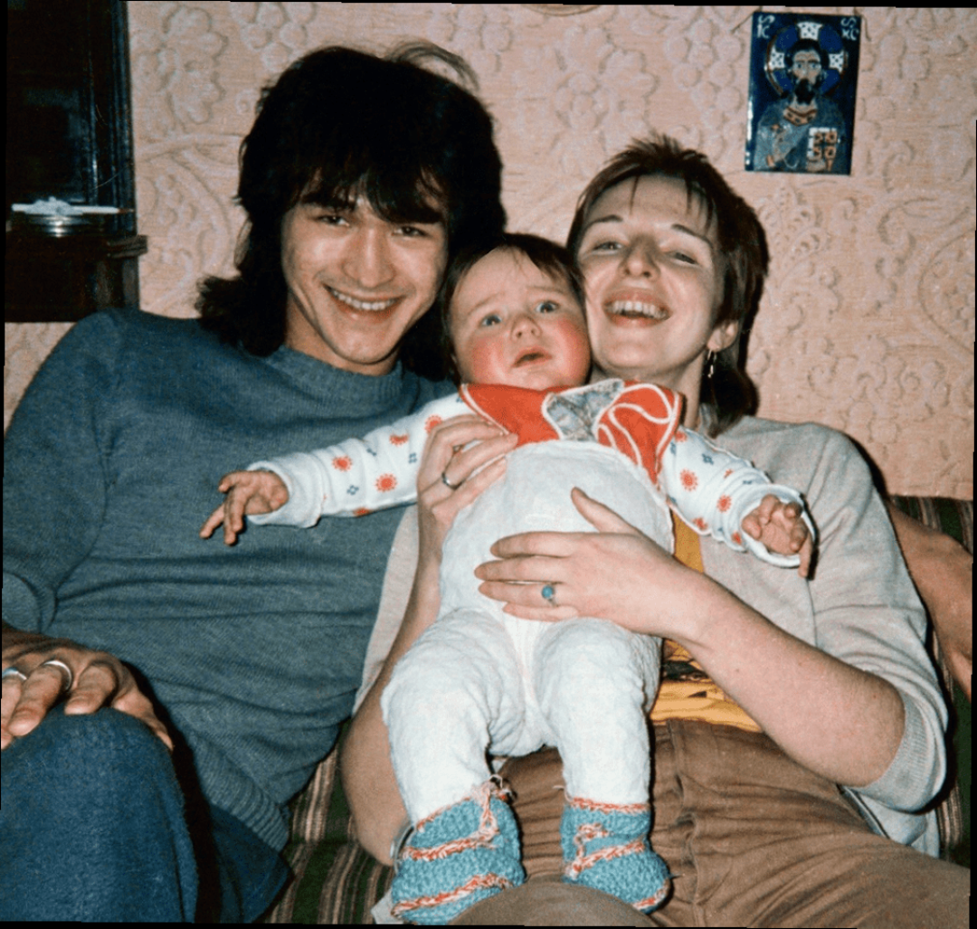 Виктор Цой и Марианна Цой с сыном