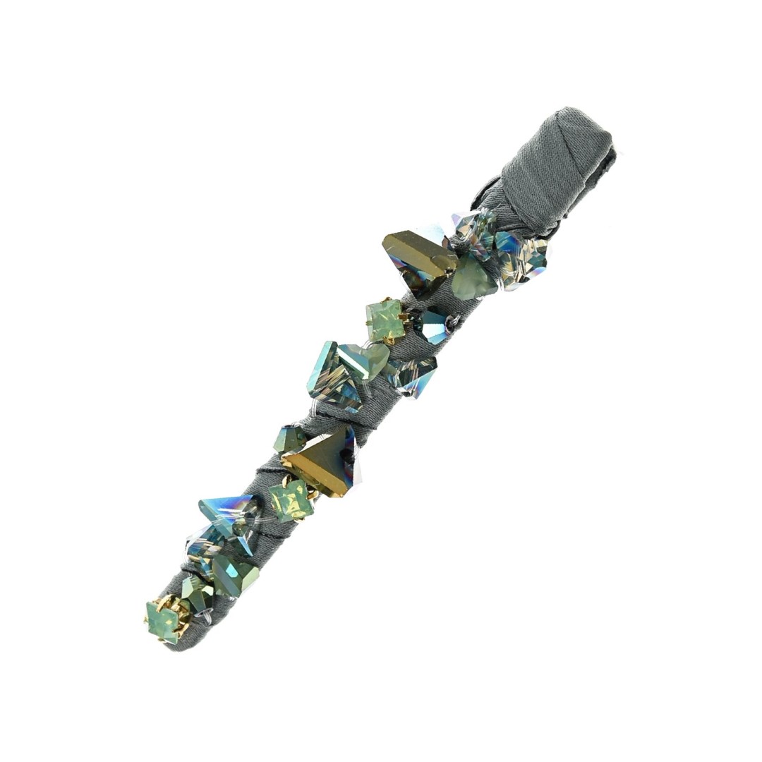 Заколка Tais, 2 999 рублей (keng.ru)