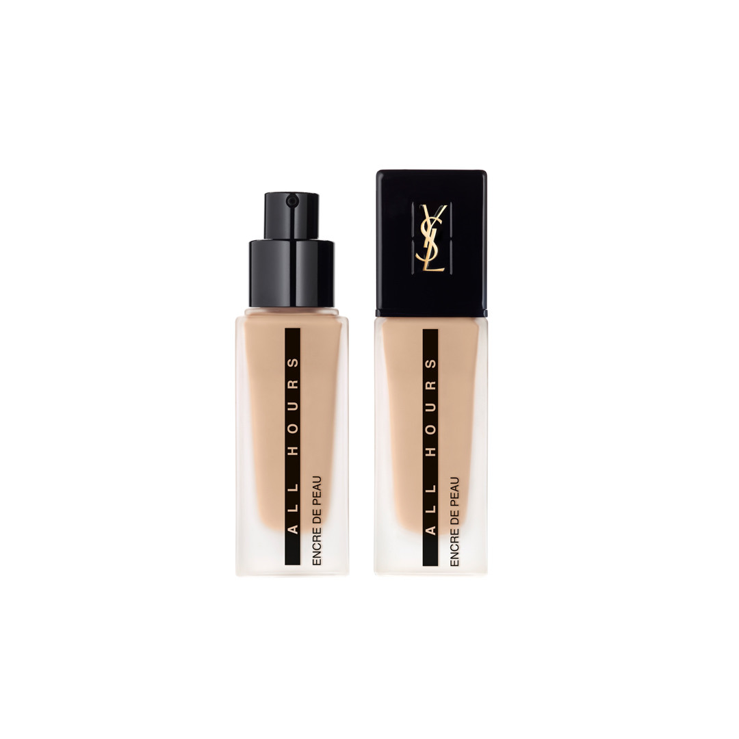 Тональное средство для матового покрытия All hours YSL Beauty, 4 616 рублей